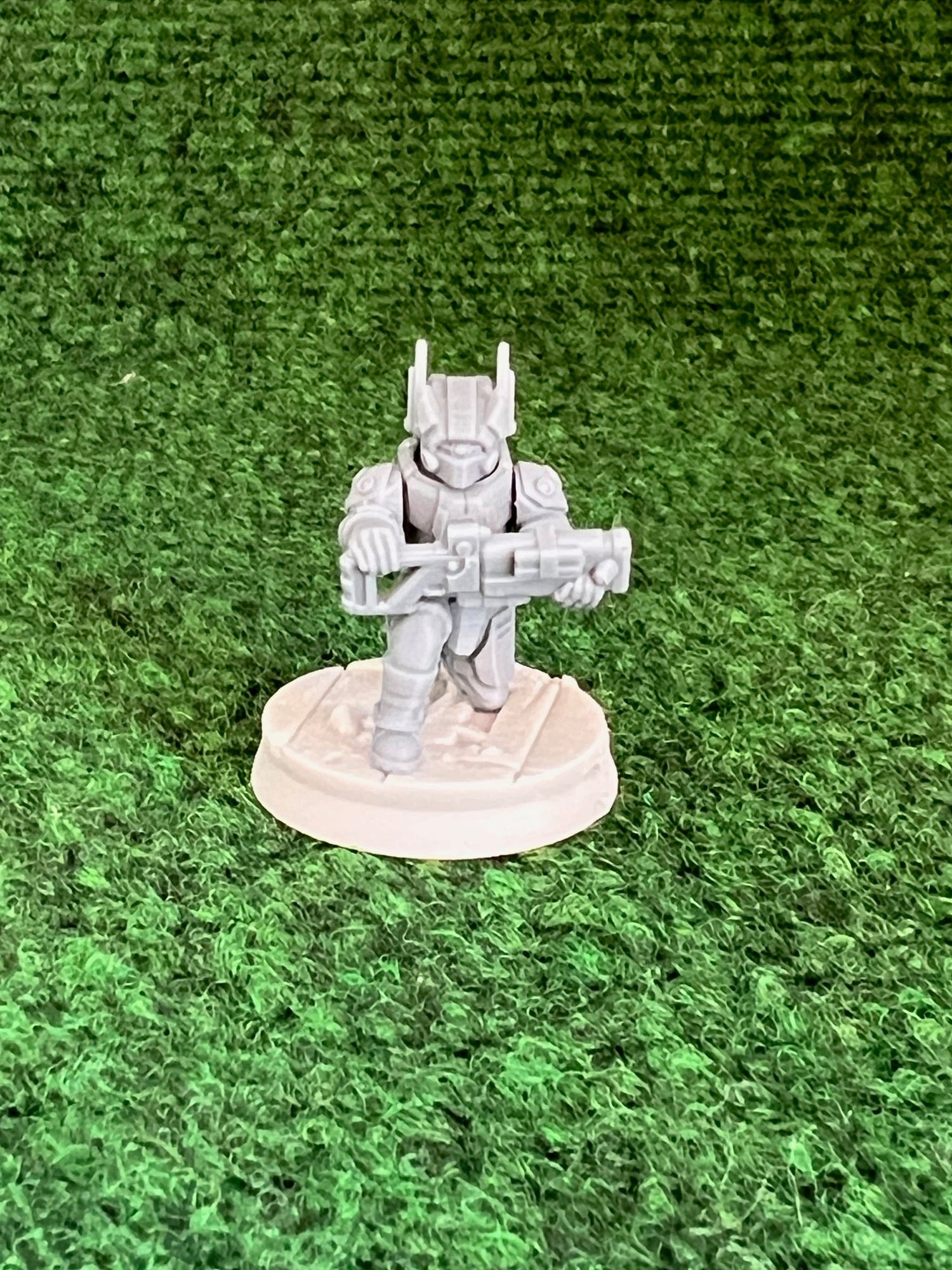 EMPIRE TAU